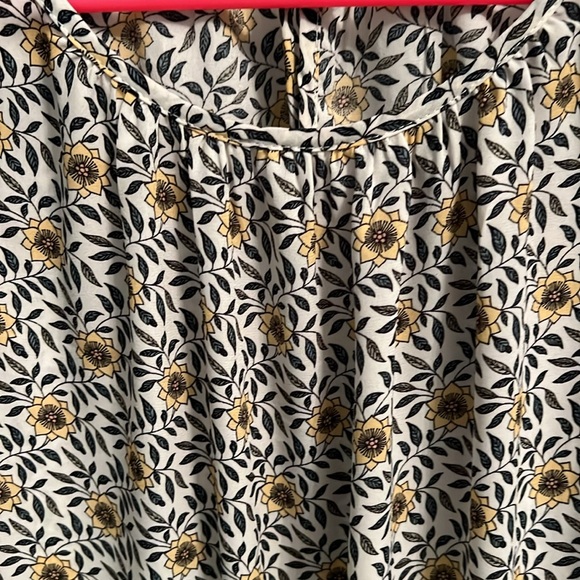 Max Studio blouse - Picture 3 of 3